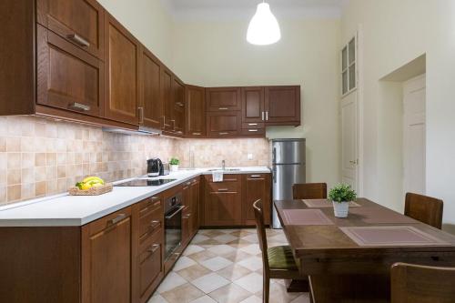 Belle Epoque II, luxury suite 50m to Main Square, Cracovie (photo 10)