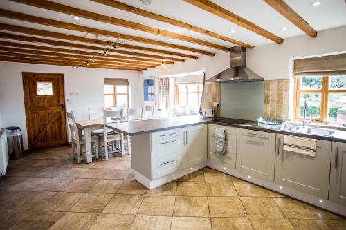 Woodend Cottage - image 9