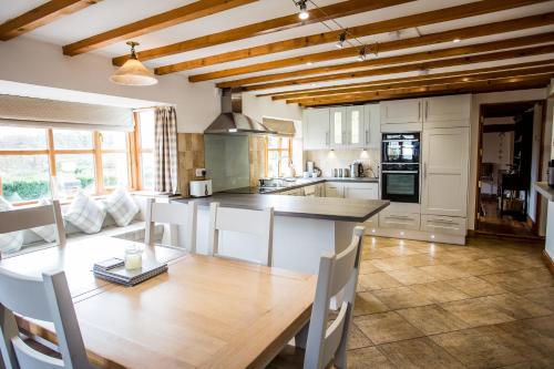 Woodend Cottage - image 2