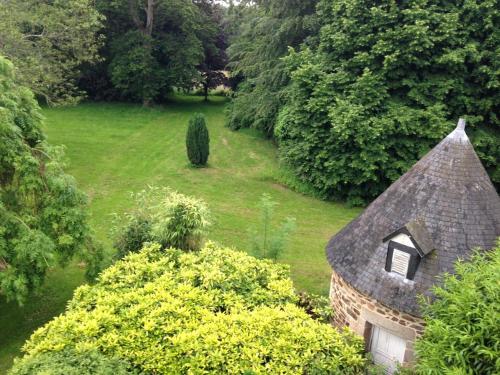 Le Château Isigny un joyau caché et secret près du Mont Saint-Michel en Normandie aux portes de la Bretagne