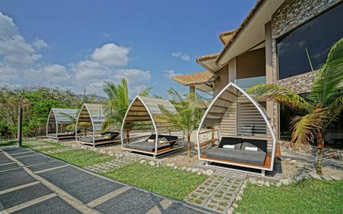 Viesnīcas āriene, Nammbu Beach Front Bungalows in Puerto Carrillo