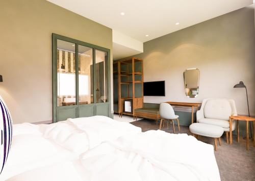 room detail thumbnail 0