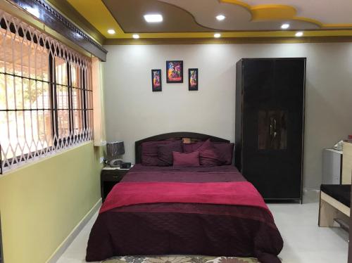 1 double bed, 2 twin beds