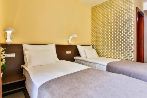 Hotel Premier Budva - image 14