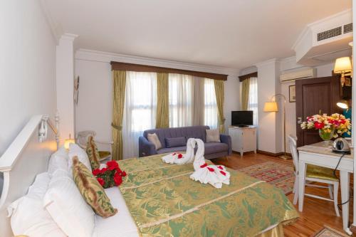 1 double bed, 1 sofa bed