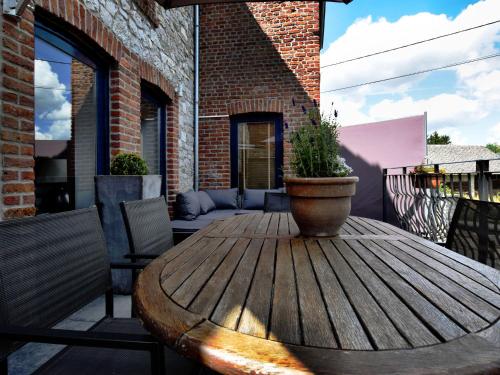  Vintage Holiday Home in Verlaine-Sur-Ourthe with Valley View in Verlaine