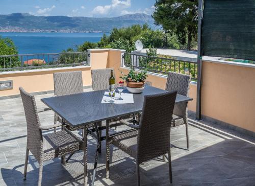  Apartment Leut in Slatine