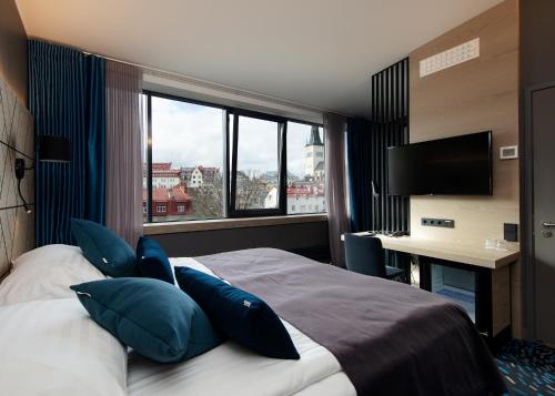 1 queen bed