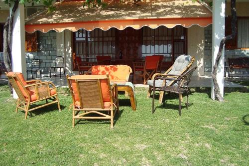  Villa's ground floor apartment with 60 qm swimming pool in Palaiokatoúna