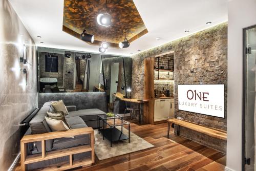 One Luxury Suites - image 2