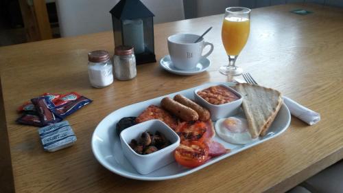 Sutherlands Hotel - image 4