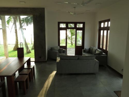 Villa Beach Road Ambalangoda