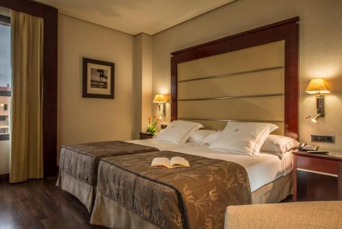 Hotel Valencia Center - image 9