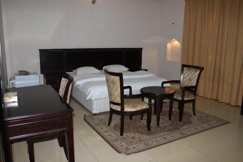 Gulf Crown Hotel Apartment