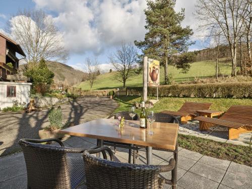 花園, 恩德霍夫旅館 (Cafe-Pension Endehof) in 埃爾察赫