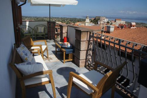  Appartamenti con terrazza panoramica, Pension in SantʼAntìoco bei Canai