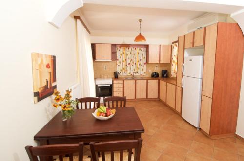 Iliachtides Villas - image 4