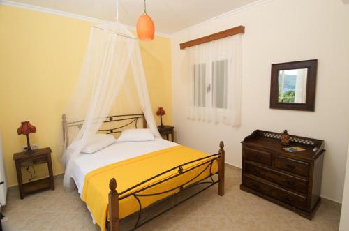 Iliachtides Villas - image 3