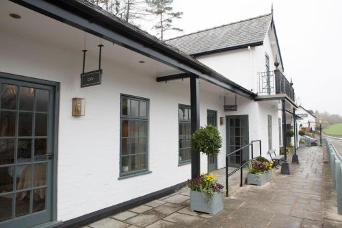 George III Hotel - image 3