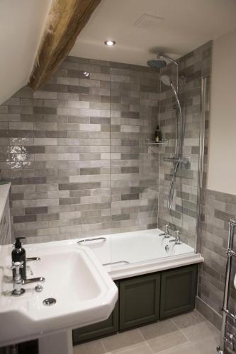 George III Hotel - image 12