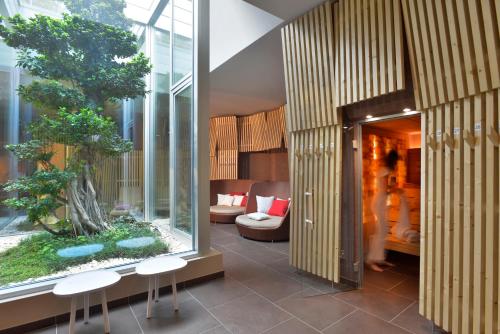 Aqualux Hotel Spa & Suite - image 2