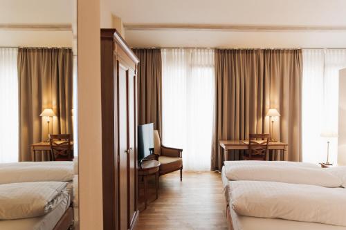 1 queen bed