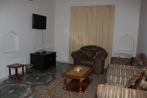 Gulf Crown Hotel Apartment