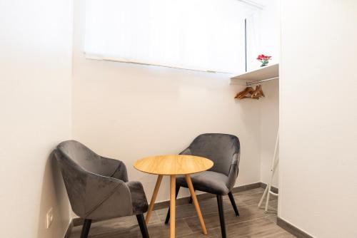 One-Bedroom Apartment image 10