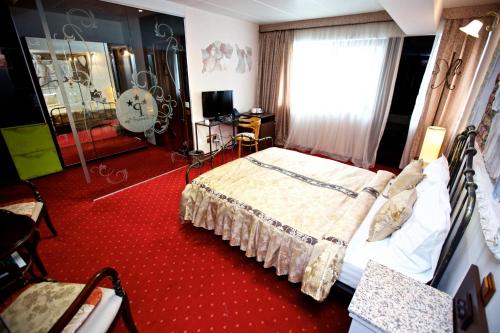 room detail thumbnail 0