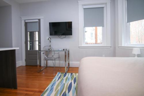 A Stylish Stay w/ a Queen Bed, Heated Floors.. #34 in Brookline, USA