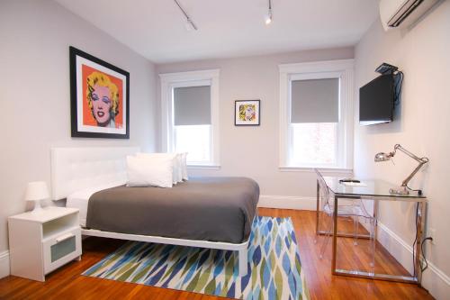 A Stylish Stay w/ a Queen Bed, Heated Floors.. #35 in Brookline, USA