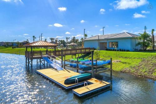 D - New 2 Bedroom Condo - 5 Miles to Disney - Free Water Park