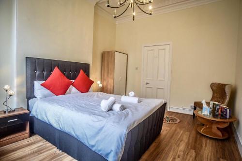 Edinburgh ground floor City Centre Flat Close to Princess Street