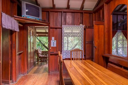 Cabinas Iguana Cahuita in กาอุยตา