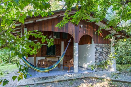 Cabinas Iguana Cahuita in กาอุยตา