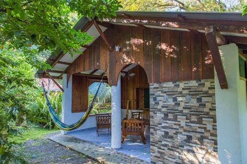 Cabinas Iguana Cahuita in กาอุยตา