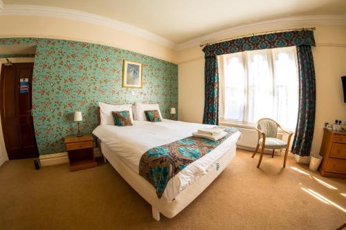 Farnley Tower Guesthouse - main image