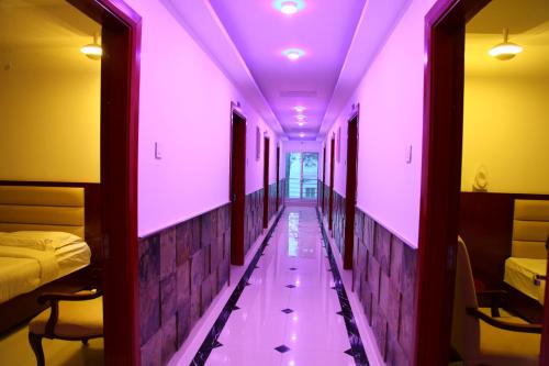 balcon/terasă, HOTEL ARADHANA INN in Yercaud