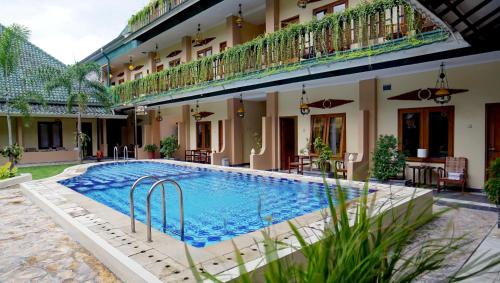 Swimming pool, Hotel Diana Jogja in Bantul