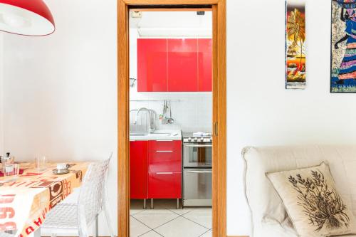 San Siro Stadium Garden Flat - main image