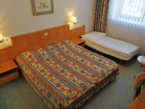 Comfort Double Room with Extra Bed (2 Adults + 1 Child)