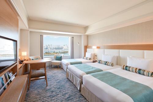 Deluxe Triple Room with Bay View - Rainbow Bridge Side - Non-Smoking