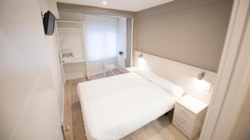 Happy Hostal Carrales - image 12