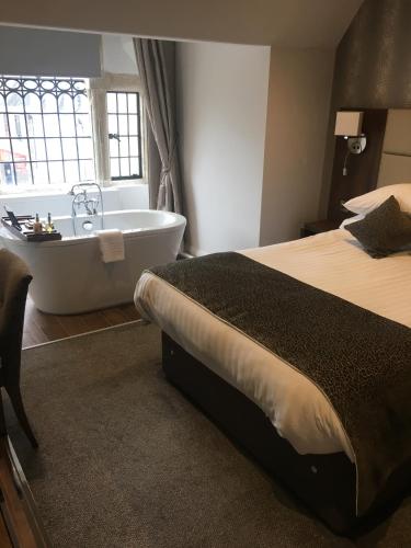 Deluxe Double Room with Bath