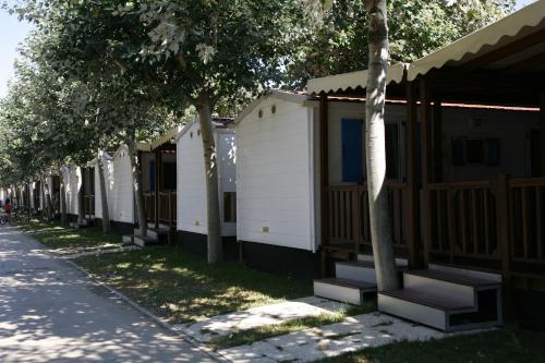 Bungalow with Patio