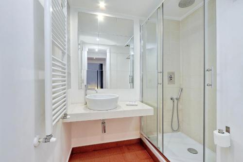 Clementina - image 13