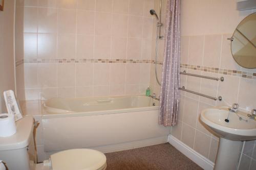 Cedar Lodge - image 12