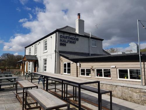 Dartmoor Halfway Inn - Accommodation - Newton Abbot