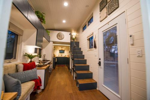 Montana Escape Elegant Tiny House in Waco Near Magnolia