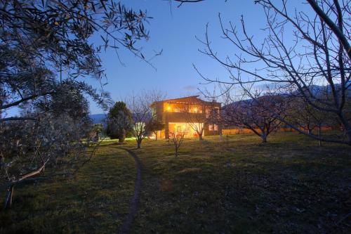  Villa Silla in Leptokaryá